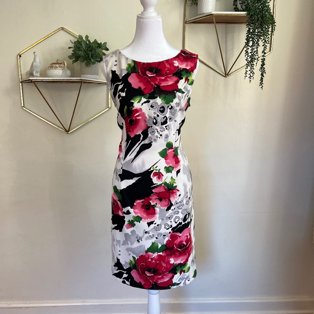 Sleeveless floral dress